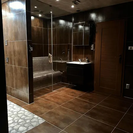 Rusinsky Dvor S Privatnym Wellness Villa