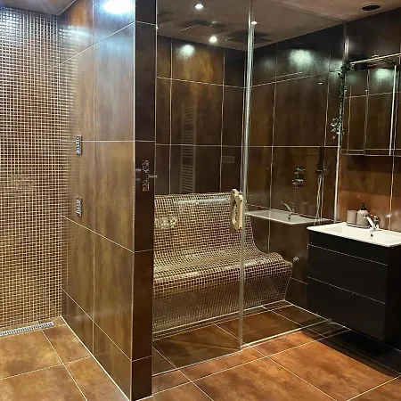 Villa Rusinsky Dvor S Privatnym Wellness *