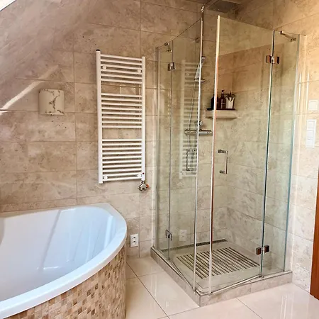 Villa Rusinsky Dvor S Privatnym Wellness *